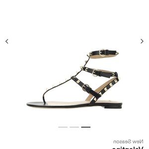Valentino Garavani Rockstud Open Toe Flat Sandals